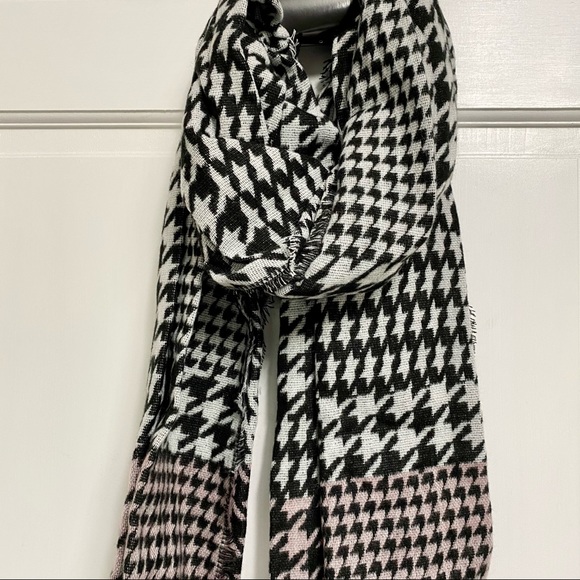 NEW Houndstooth Pattern Scarf - Picture 1 of 4